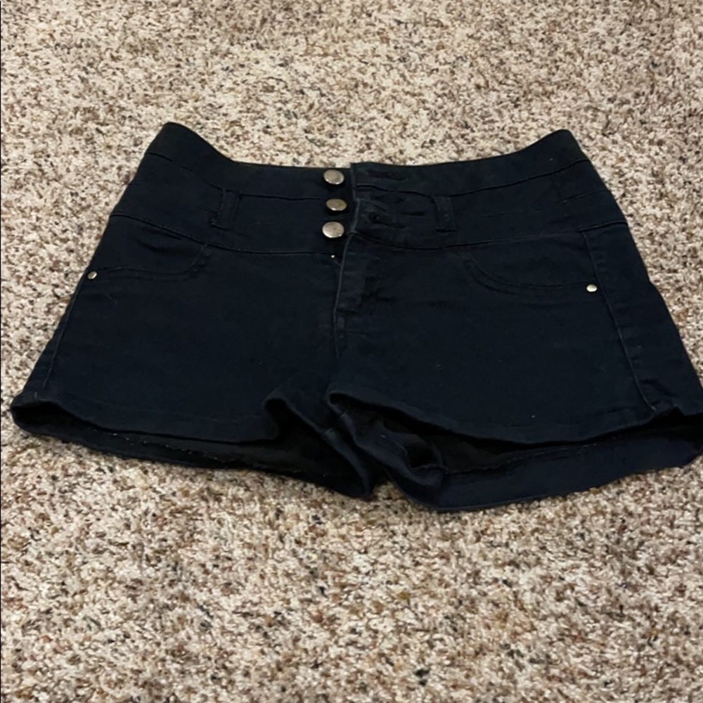 Black high-waisted shorts Refuge size 4